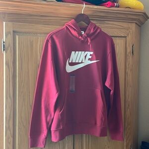 Nike Sportswear Club Fleece
Men's Graphic Pullover Hoodie (Size M)